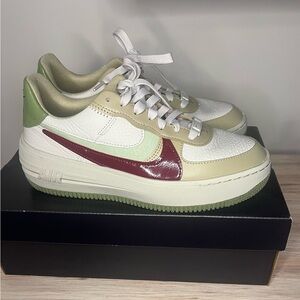 Women’s GUC Nike Air Force 1 Lo Platform Light Bone, Dark Beetroot Size 8
